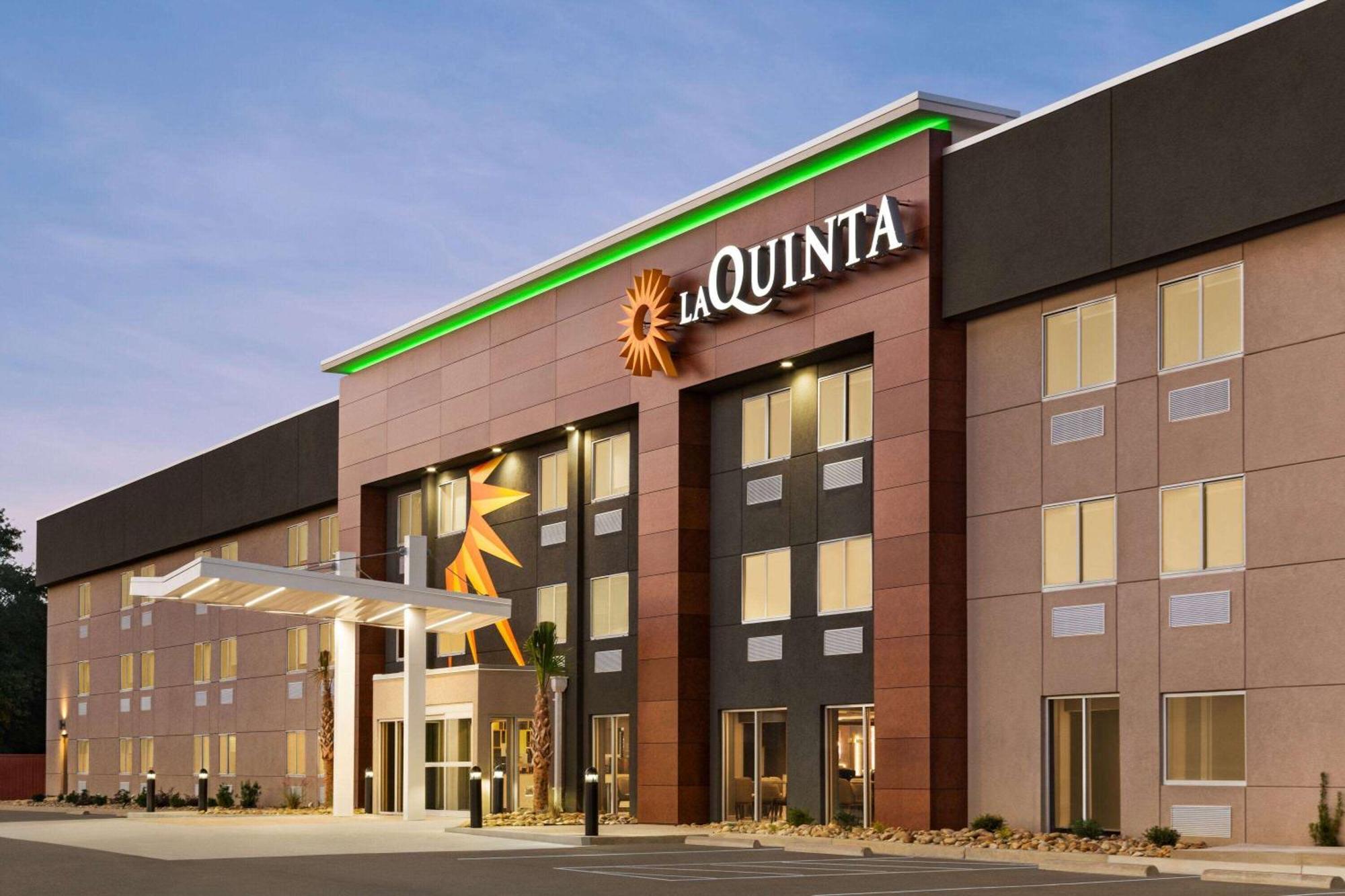 La Quinta Inn By Wyndham Columbia Ne Fort Jackson Zewnętrze zdjęcie
