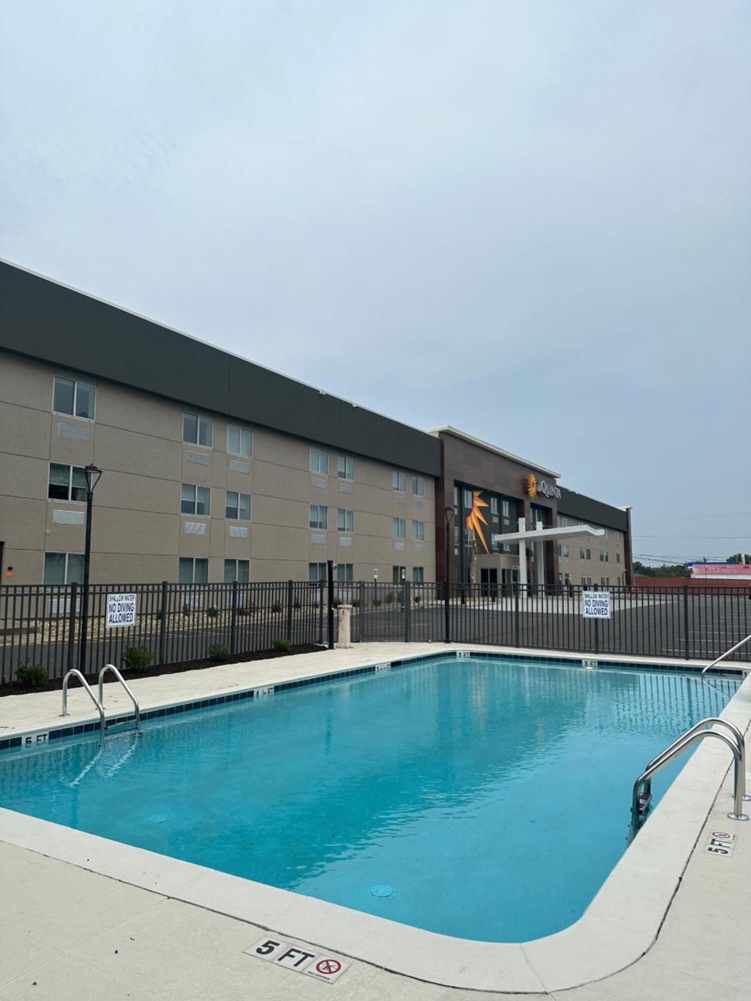 La Quinta Inn By Wyndham Columbia Ne Fort Jackson Zewnętrze zdjęcie
