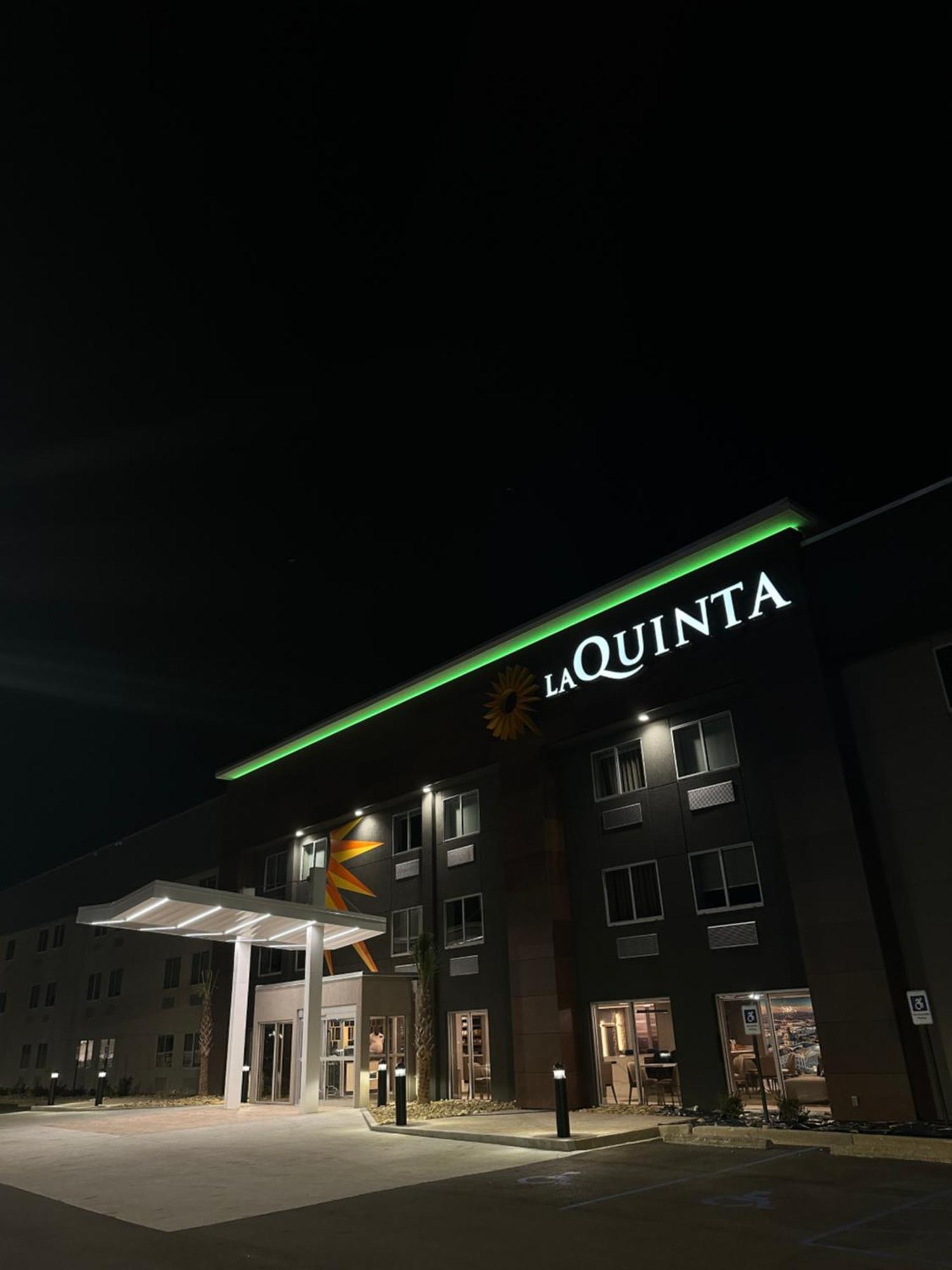 La Quinta Inn By Wyndham Columbia Ne Fort Jackson Zewnętrze zdjęcie