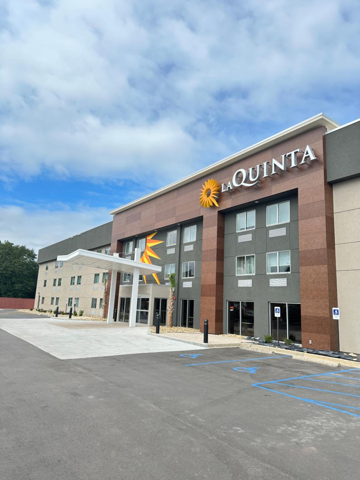 La Quinta Inn By Wyndham Columbia Ne Fort Jackson Zewnętrze zdjęcie